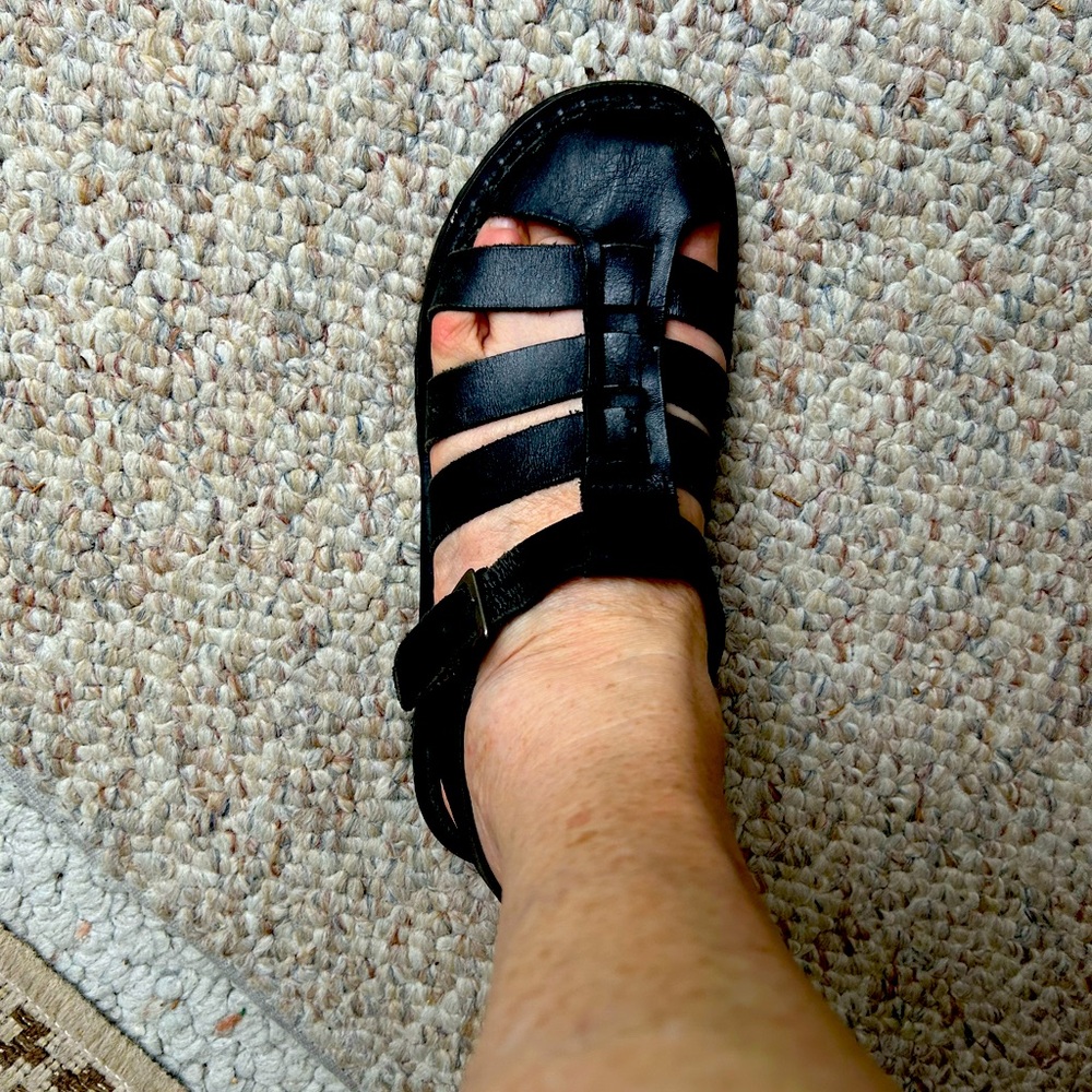 Size 8 JCREW. Black soft Leather buckle open sandal. Sturdy work/walking sandal.